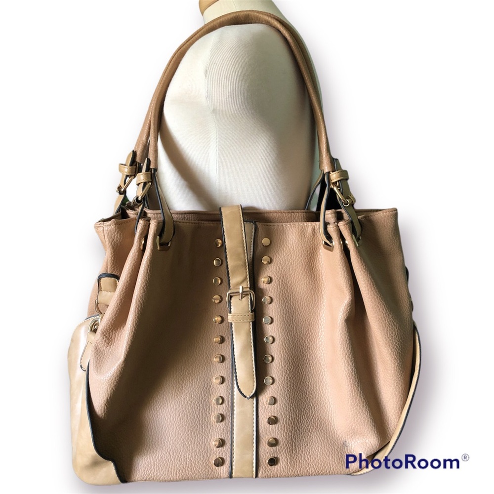 Camel/tan and gold shoulder bag